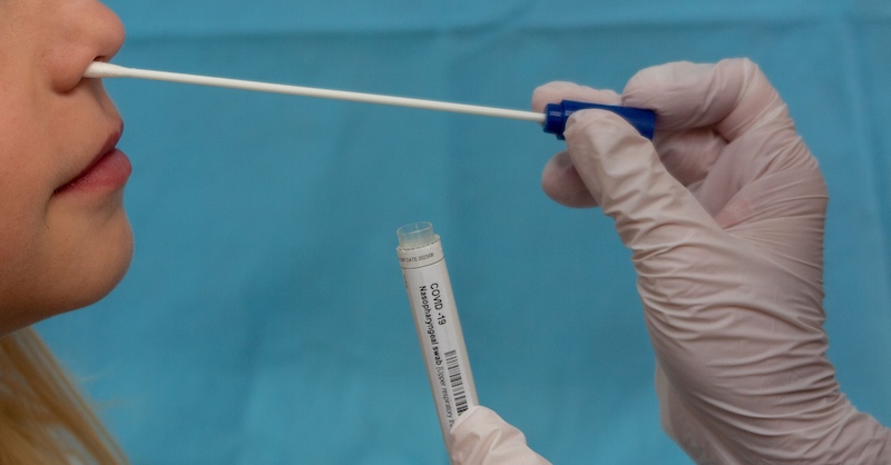 Prečo sú PCR testy na koronavírus z vedeckého hľadiska bezcenné