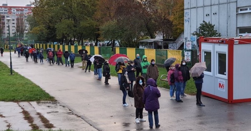 Neexistuje bezpríznakový prenos COVID-19. Masové testovanie sa môže skončiť