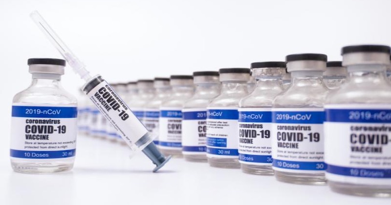 Uznávaná toxikologička volá po okamžitom zastavení očkovania proti covidu