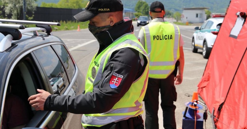 Plošným testovaním spôsobila vláda 2. vlnu, kontrolami na hraniciach môže spôsobiť 3. vlnu