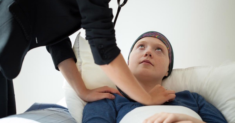 Lekár z Idaha hlási u „očkovaných“ na covid „20-násobný nárast“ rakoviny