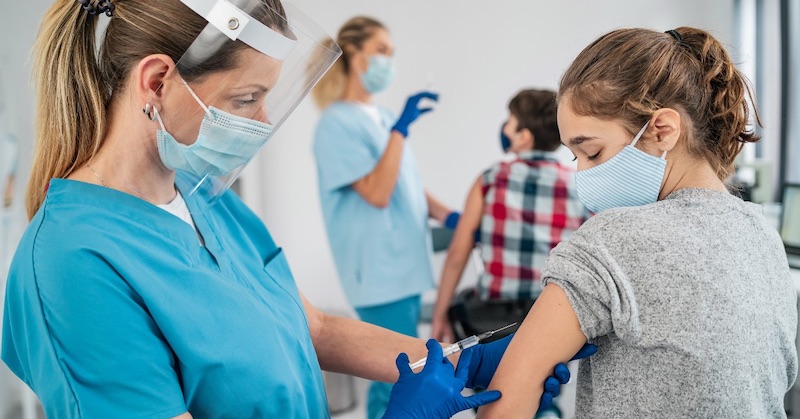 Na internete sa objavujú fámy o nútenom očkovaní detí v školách