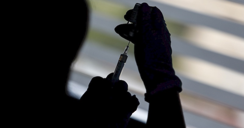 Francúzsky súd rozhodol, že úmrtie na covidovú vakcínu je samovraždou