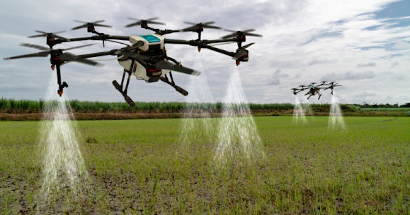 Hrozí biologická vojna? Rusi objavili nad Chersonom drony s nádobami a rozprašovačmi