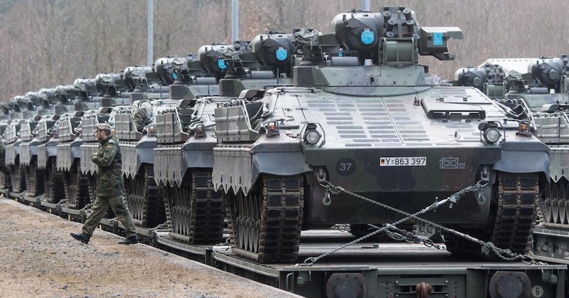 Prečo Rusko doteraz neprerušilo dodávky západných zbraní Ukrajine po železnici?