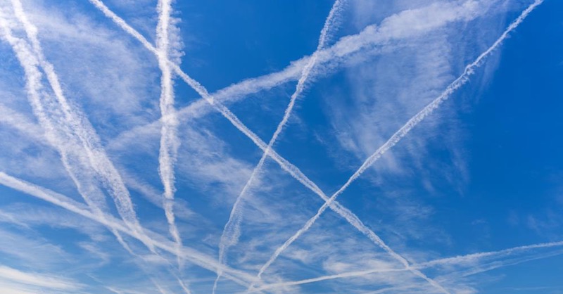 Po desaťročiach popierania médiá priznávajú, že chemtrails sa používajú proti zmenám klímy