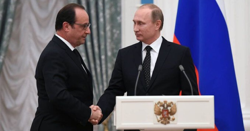 Bývalý francúzsky prezident Hollande hovorí, že Putin nie je šialený, ale „radikálne racionálny“