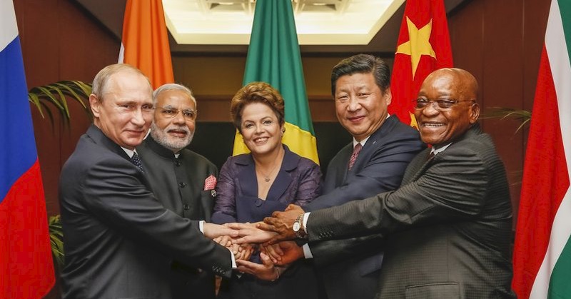 Nová rozvojová banka BRICS potápa americký dolár ponúkaním pôžičiek v národných menách