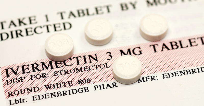 Americká FDA povolila lekárom predpisovať ivermektín proti Covid-19. Prečo až teraz?