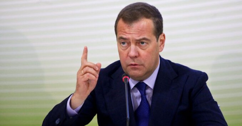 Bývalý ruský prezident Medvedev hovorí, že západní idioti chcú 3. svetovú vojnu
