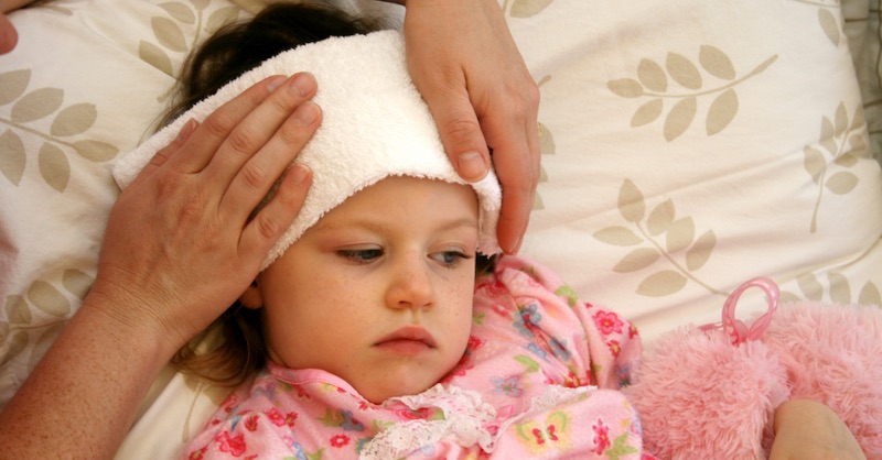 Antény 5G vysielačov spôsobujú deťom bolesti hlavy, bolesti brucha a problémy so spánkom