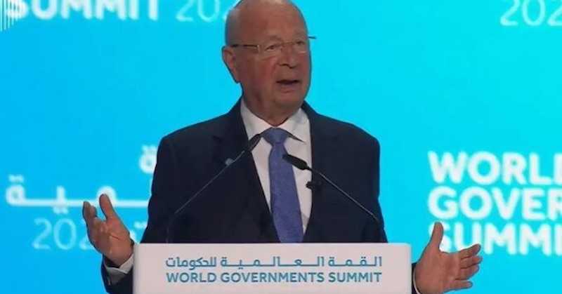 Klaus Schwab premenoval svoj depopulačný plán ľudstva na „humanokraciu“