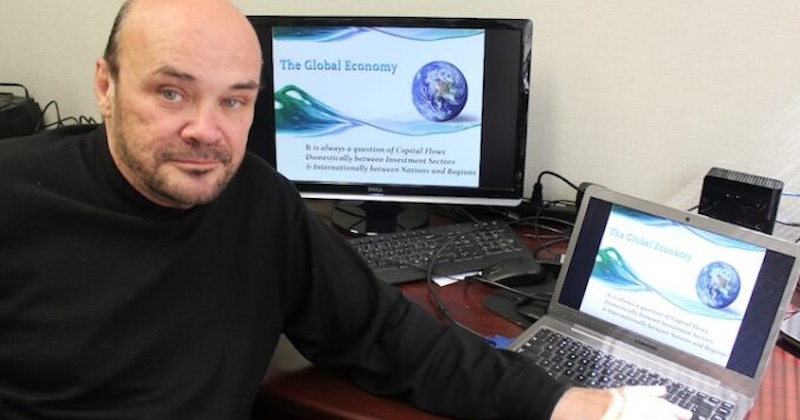 Popredný analytik Martin Armstrong varuje: „Je 100% šanca na jadrovú vojnu“