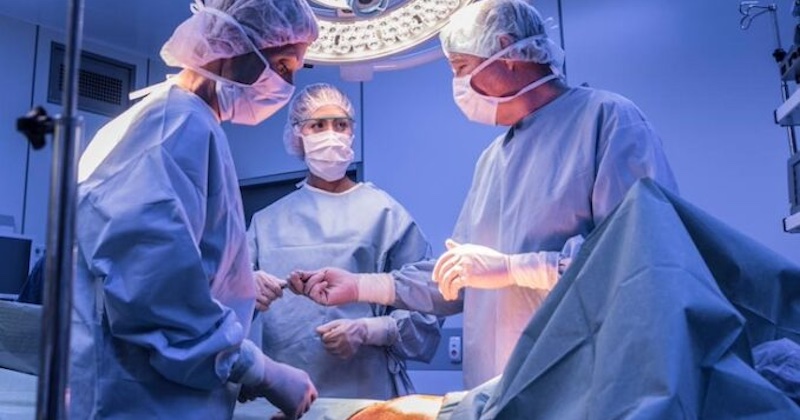 Nemocnice boli prichytené pri používaní falošných úmrtných listov s cieľom odobrať orgány živým pacientom