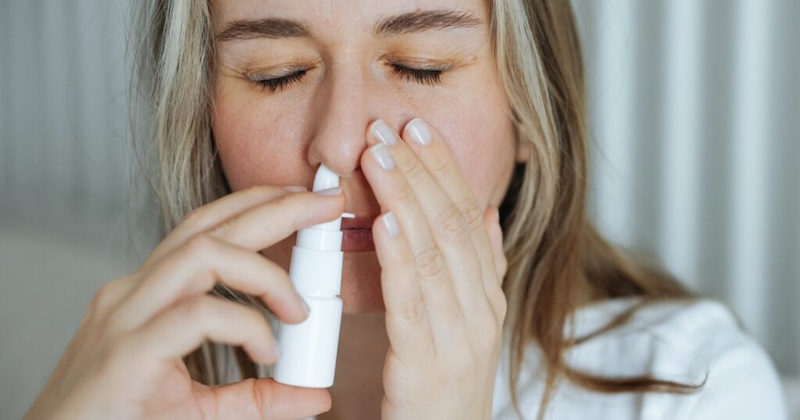 Milióny ľudí v ohrození: Bežné spreje na uvoľnenie nosa spôsobujú trvalé poškodenie dýchacích ciest a závislosť Milióny ľudí v ohrození: Bežné spreje na uvoľnenie nosa spôsobujú trvalé poškodenie dýchacích ciest a závislosť