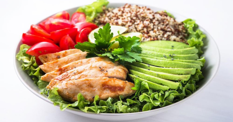 Špinavé tajomstvo priemyslu diét na chudnutie: Prečo obmedzovanie kalórií sa vám môže vypomstiť (a čo reálne funguje)