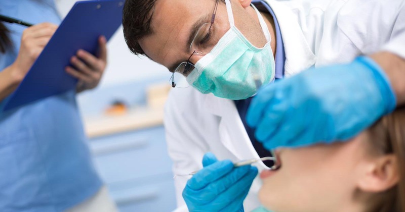 Príčina vašej chronickej migrény, únavy či reumy sa môže skrývať vo vašich ďasnách Príčina vašej chronickej migrény, únavy či reumy sa môže skrývať vo vašich ďasnách