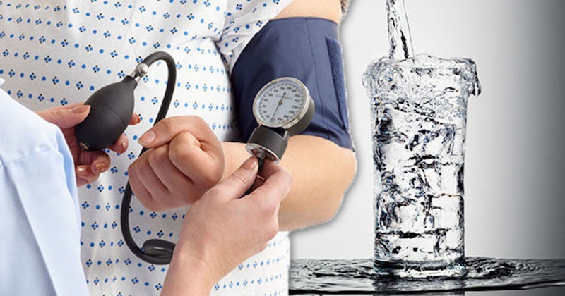 Skrytá súvislosť medzi hydratáciou a vysokým krvným tlakom: Prečo voda môže byť vašou najlepšou obranou pred hypertenziou Skrytá súvislosť medzi hydratáciou a vysokým krvným tlakom: Prečo voda môže byť vašou najlepšou obranou pred hypertenziou