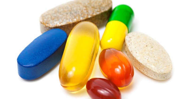 Od mozgovej hmly po búšenie srdca: Varovné signály, že užívate priveľa vitamínov