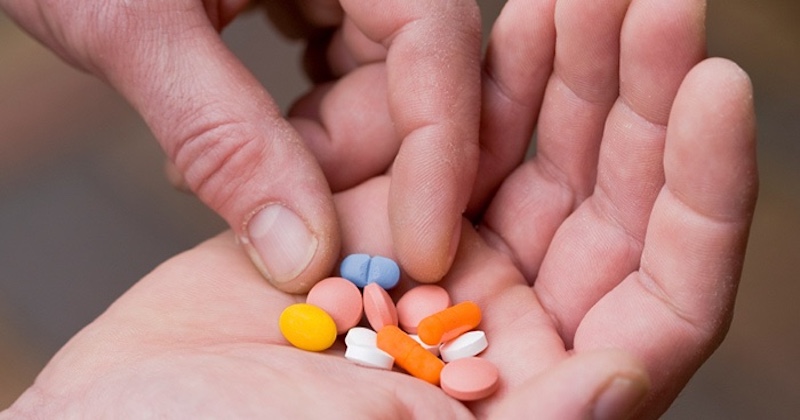 Nielen antibiotiká: 1 zo 4 bežných liekov tlmí črevnú mikroflóru a uvoľňuje cestu super rezistentným baktériám Nielen antibiotiká: 1 zo 4 bežných liekov tlmí črevnú mikroflóru a uvoľňuje cestu super rezistentným baktériám